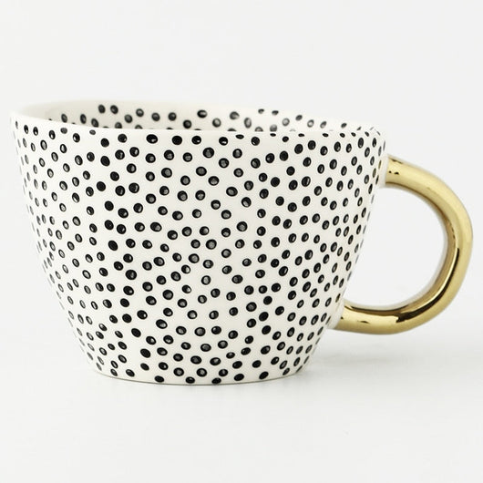 BowLift | Elegant Ceramic Coffee Cup with Gold Handle and Geometric Design 11