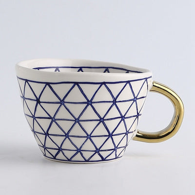 BowLift | Elegant Ceramic Coffee Cup with Gold Handle and Geometric Design 9