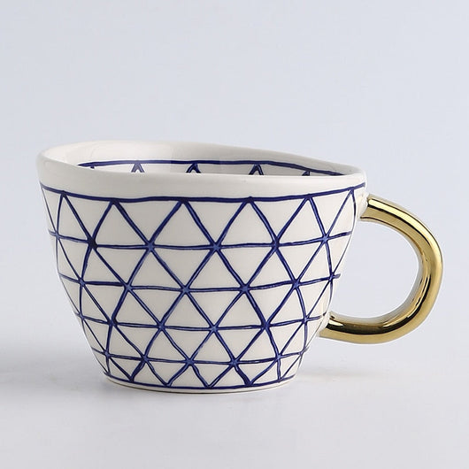BowLift | Elegant Ceramic Coffee Cup with Gold Handle and Geometric Design 9