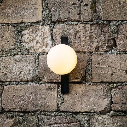 Circ 3720 | Modern Minimalist Black LED Wall Light for Indoor Spaces 5