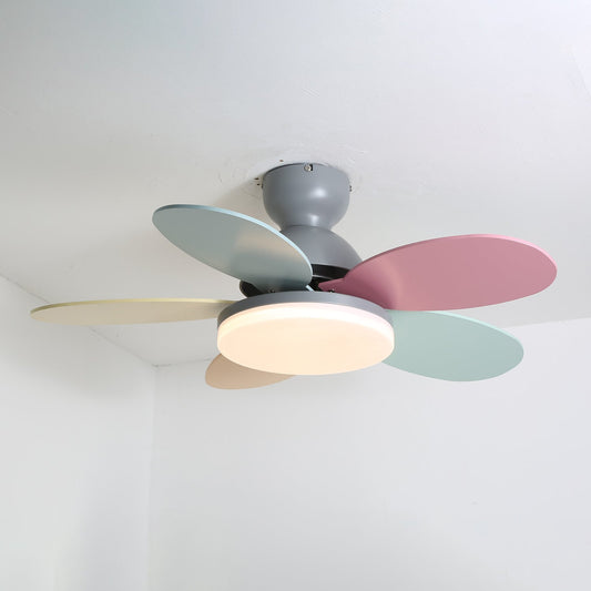Petalo | Modern Flush Mount Ceiling Fan Light with Integrated LED 0