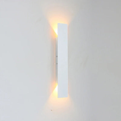 RainGuard | Modern Weatherproof LED Outdoor Wall Light in Durable Aluminum 10