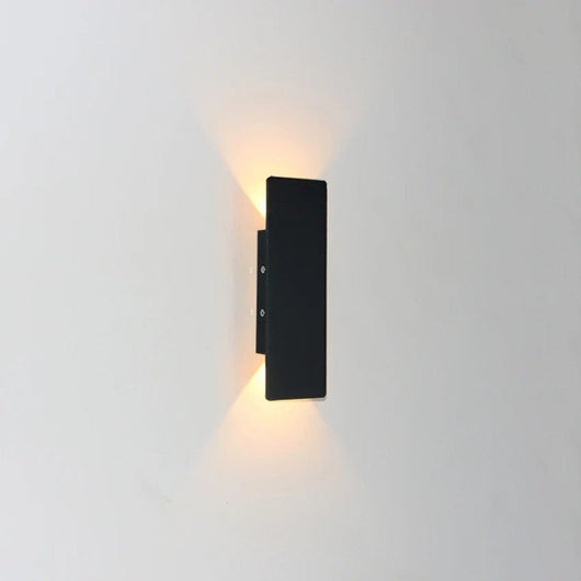 RainGuard | Modern Weatherproof LED Outdoor Wall Light in Durable Aluminum 13