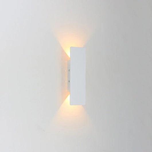 RainGuard | Modern Weatherproof LED Outdoor Wall Light in Durable Aluminum 9